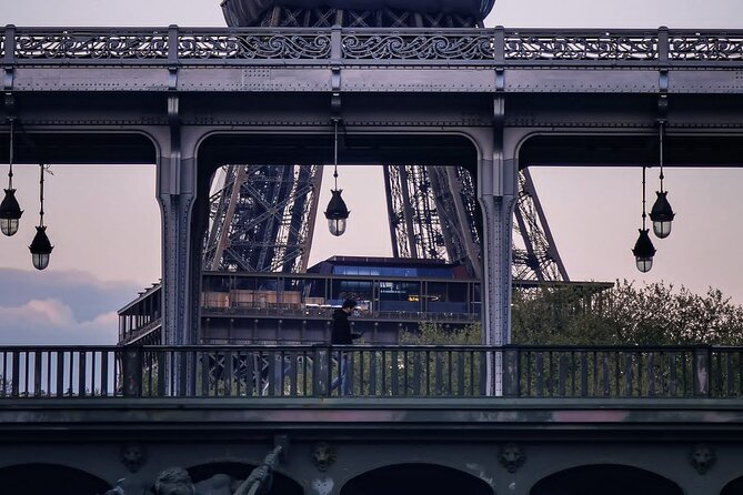 Paris en Scene 3 Course Seine River Dinner Cruise - Eiffel Tower Views: The Moment Everyone Came For