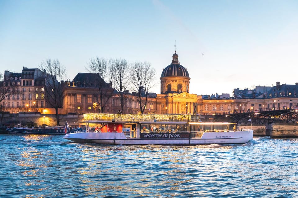 Paris: Evening River Cruise with Music - Weather Matters: Wind, Cold, and What to Bring