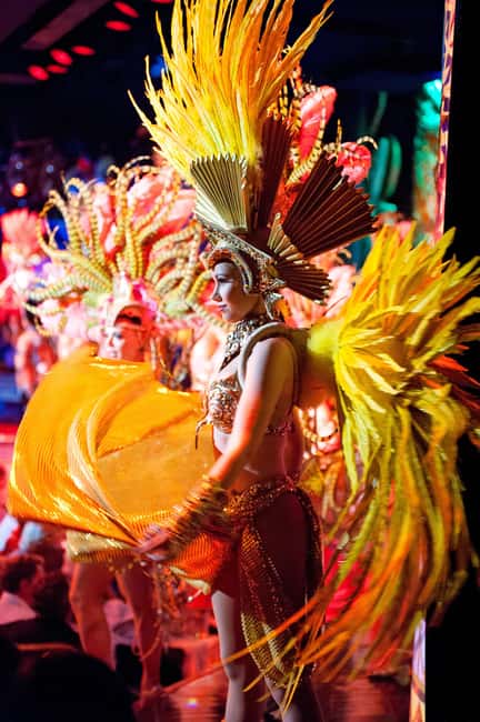 Paris: Evening Sightseeing Tour and Moulin Rouge Show - Timing matters: 9 pm show start, late nights, and why you shouldn’t overpack