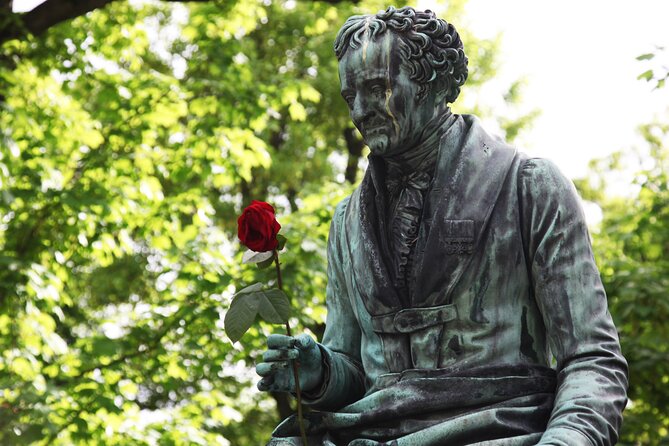 Paris: Famous Graves of Pere Lachaise Cemetery Guided Tour - Find the tour group at Alexandre Dumas Metro, Line 2