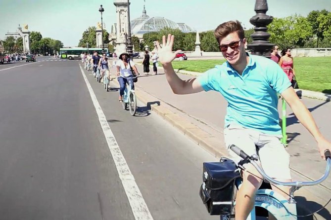Paris Highlights Bike Tour: Eiffel Tower, Louvre and Notre-Dame - Key Highlights Worth Your Time