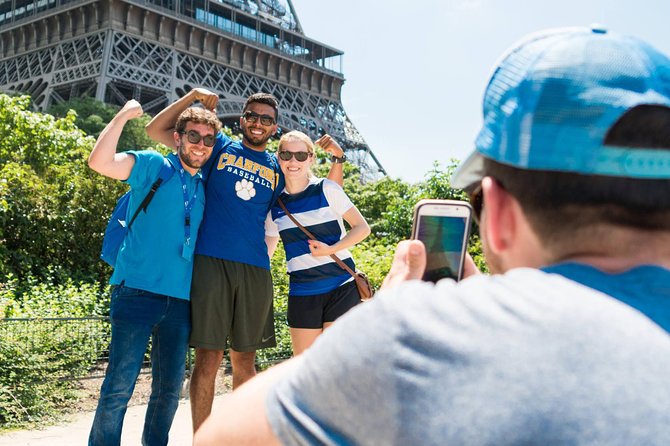 Paris Highlights Bike Tour: Eiffel Tower, Louvre and Notre-Dame - Eiffel Tower Stop: The Photo Moment Without the Full-Day Commitment