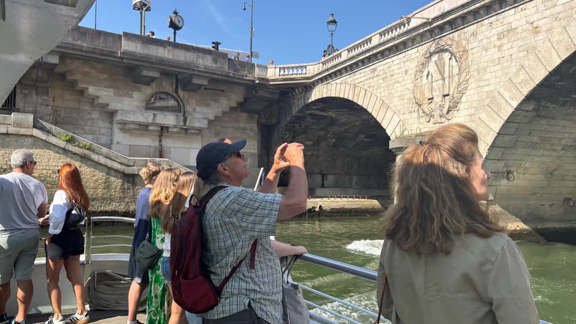 Paris: Hop-On Hop-Off Seine Cruise Pass with 9 Stops - Price and value: what you’re really paying for