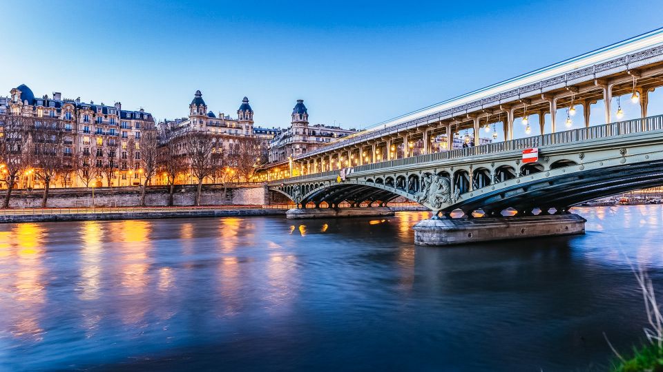 Paris: Illuminated Evening River Cruise & Waffle Tasting - Timing tips: how to catch the lights without freezing your plans