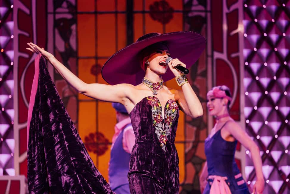Paris: La Nouvelle Eve Cabaret Show with Champagne - Dress Code, No-Photo Rule, and Other Must-Knows
