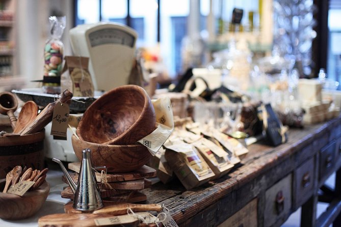 Paris Le Marais District Original Food and Wine Tasting Tour - How much food you’ll get and how to handle the sweet parts