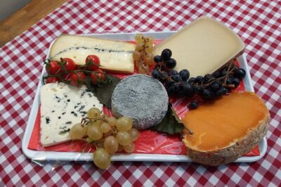 Paris Le Marais Food Tour With 10+ Tastings, Cheese, Wine & More - Old streets and medieval houses at Rue François Miron