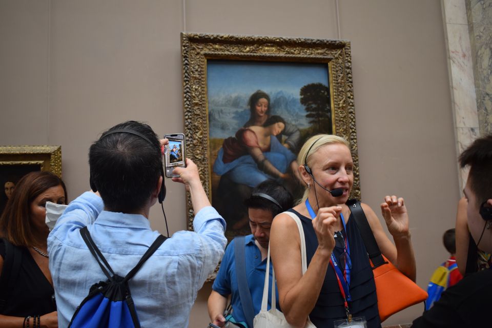 Paris: Louvre Masterpieces Tour with Pre-Reserved Tickets - Two hours inside: how the tour squeezes the best of the Louvre