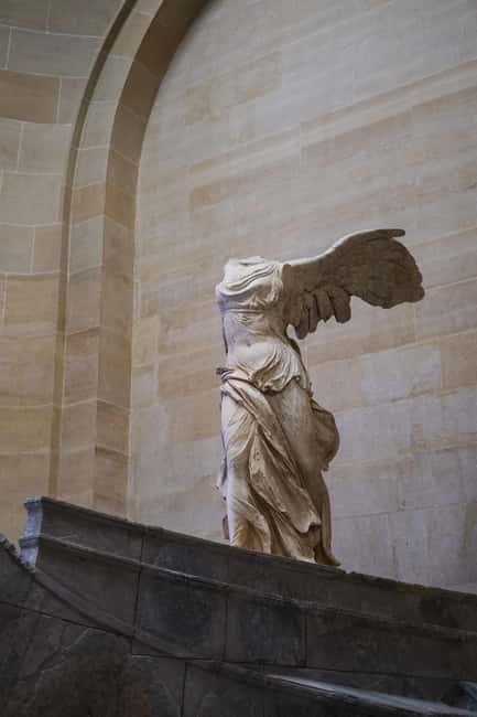 Paris: Louvre Masterpieces Tour with Pre-Reserved Tickets - Passing from guided time to your own museum time