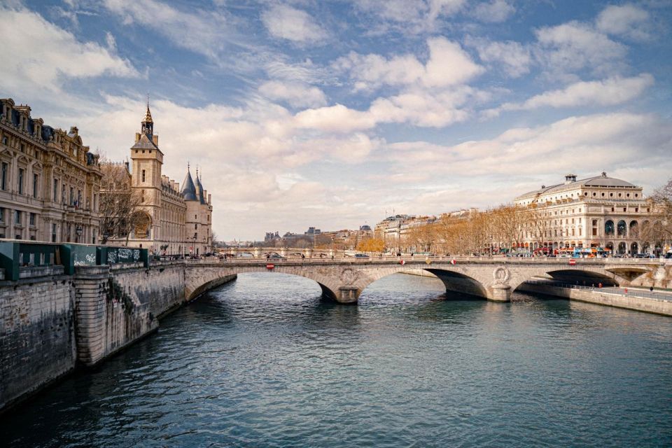 Paris: Louvre Museum Entry Ticket With Host and River Cruise - Should you book this Paris Louvre + Seine cruise combo?