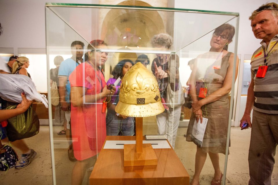 Paris: Louvre Museum Guided Tour - The best parts to linger on, even after the guided stops