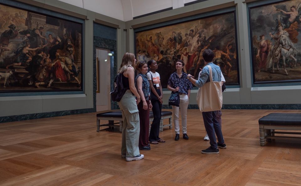 Paris: Louvre Museum Highlights and Mona Lisa Tour - Underground galleries and medieval foundations: the Louvre under the Louvre