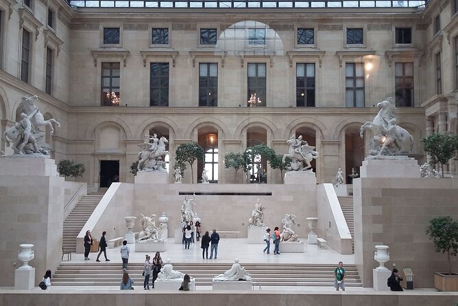 Paris: Louvre Museum Tour Mona Lisa & Iconic Masterpieces - What this Louvre tour is really good at