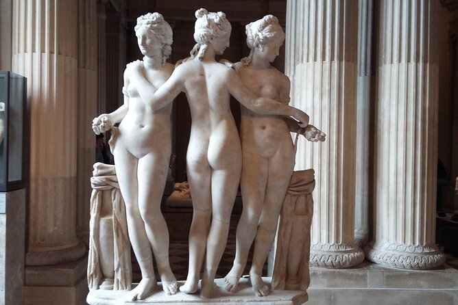 Paris: Louvre Museum Tour Mona Lisa & Iconic Masterpieces - Beyond the big names: how the tour helps you notice the Louvre
