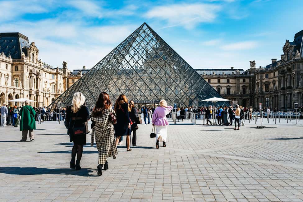 Paris: Louvre Museum Tour Mona Lisa & Iconic Masterpieces - Orsay upgrade: when it actually makes sense