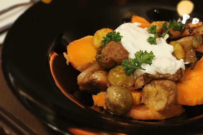 Paris Montmartre Food Tour - A Full French Meal by Do Eat Better - A full French meal mapped onto Montmartre