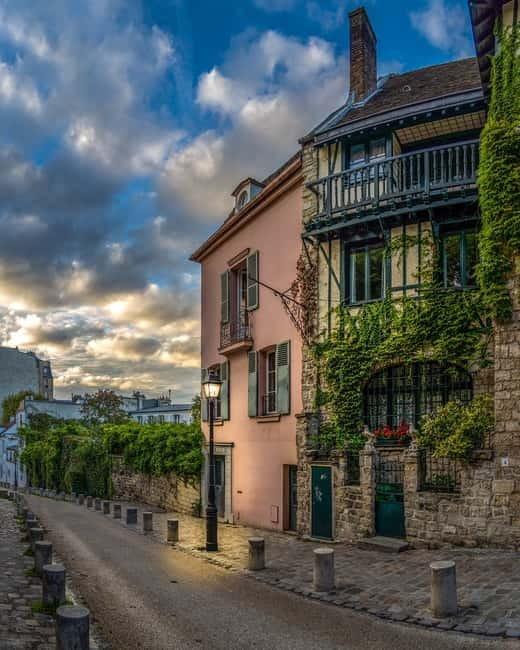 Paris: Montmartre Highlights Walking Tour with a Local Guide - Key highlights to know before you go