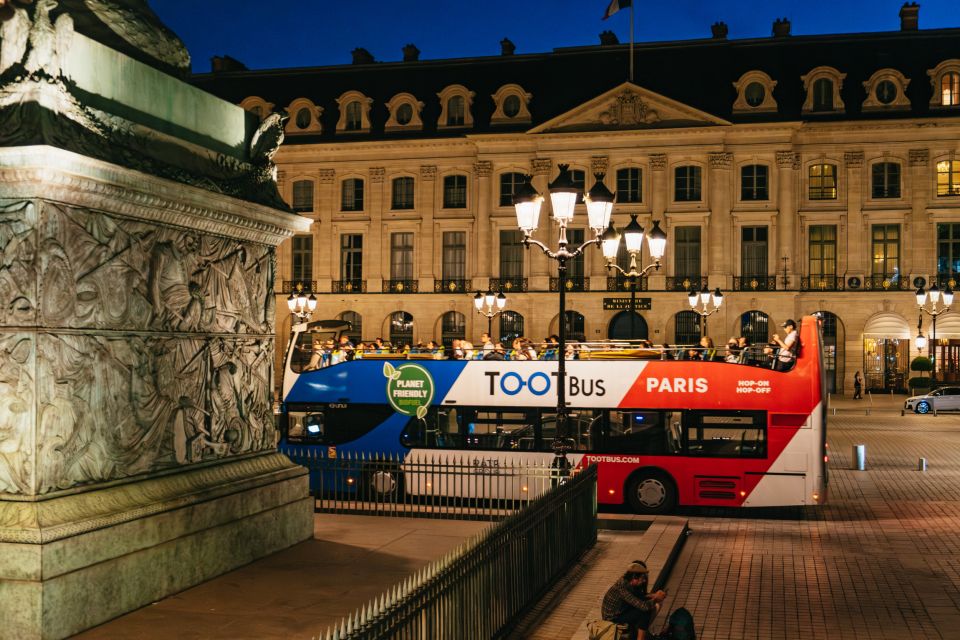 Paris: Night Bus Tour with Audioguide - Timing for Photos: The Eiffel Sparkle and Beyond