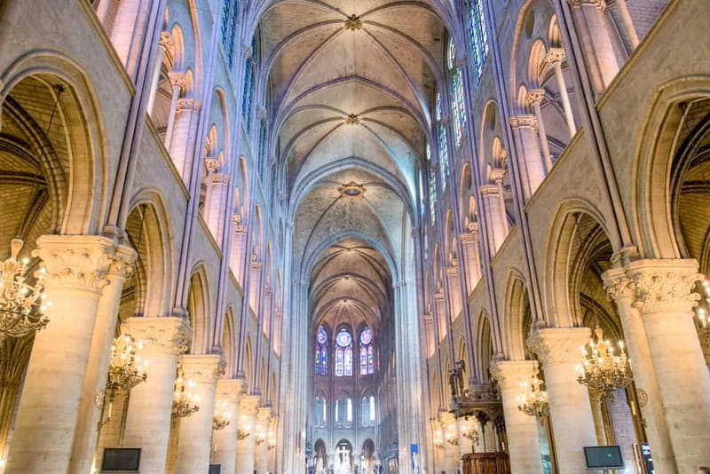 Paris: Notre-Dame Cathedral Exterior Tour & Free Entrance - Stop-by-stop: the flow from Île de la Cité to the cathedral façade