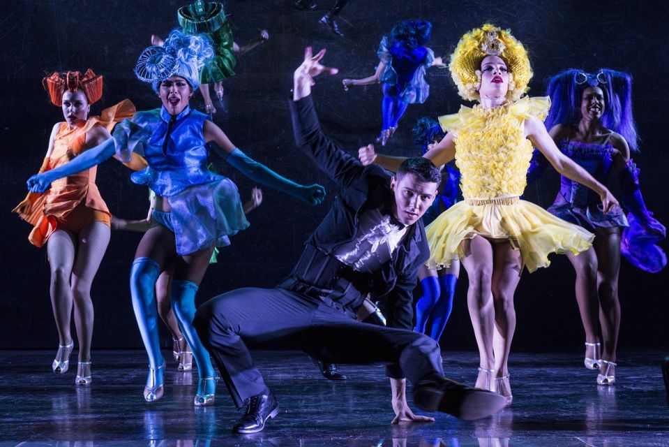 Paris: Paradis Latin Cabaret Show with Optional Champagne - Practical tips for a smooth night
