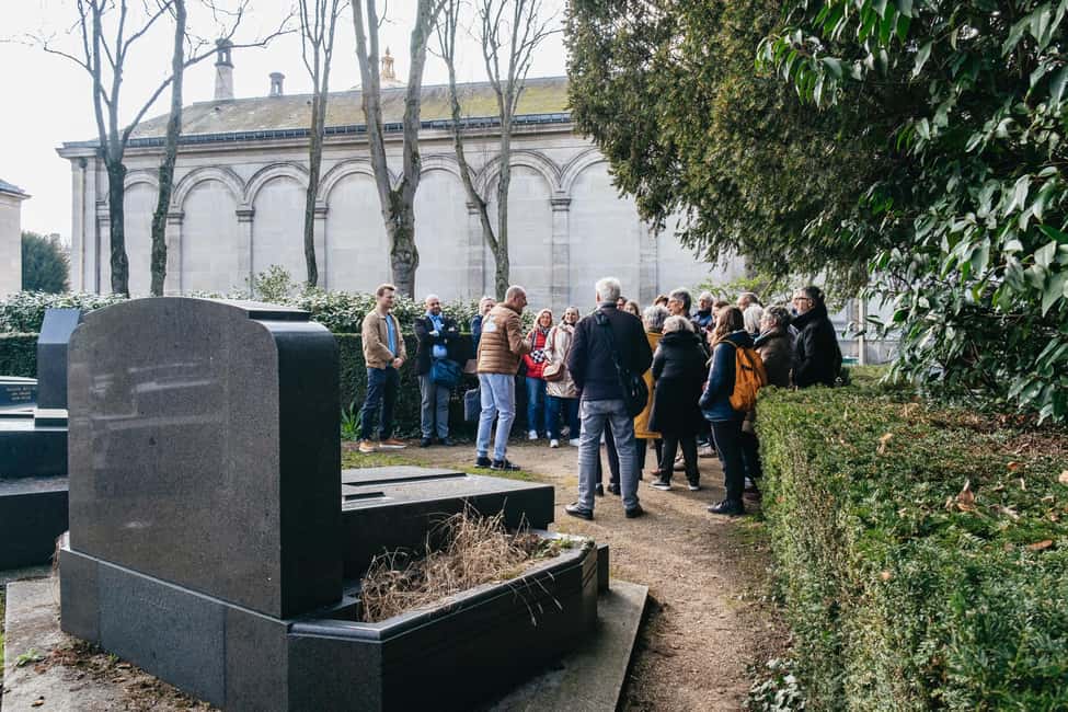 Paris: Pere Lachaise Cemetery Guided Tour - Price and value: is $23 for 3 hours a fair deal?