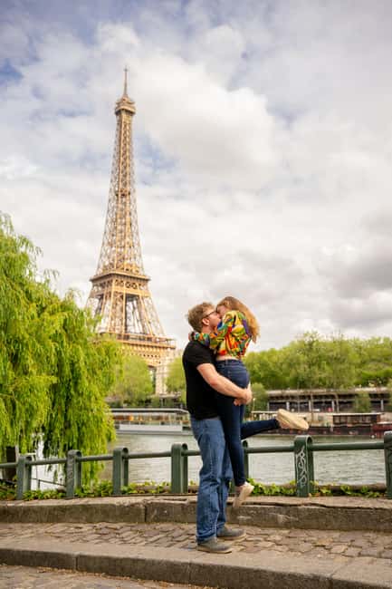 Paris: Private Photoshoot at the Eiffel Tower - Your 48-hour delivery: secure gallery, downloads, and extra photo options