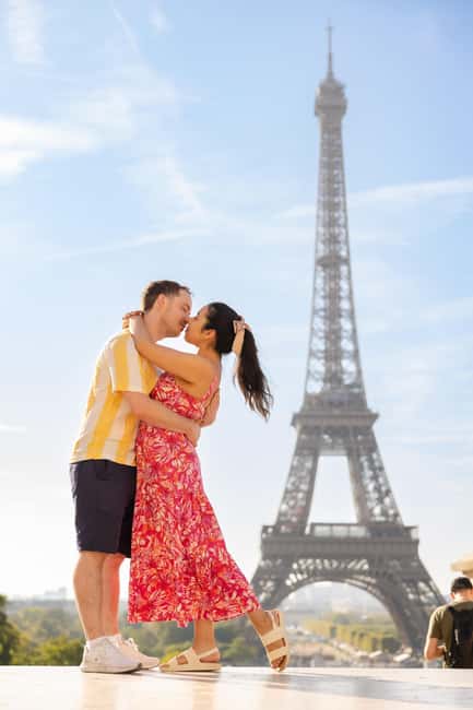 Paris: Private Photoshoot at the Eiffel Tower - Practical tips so you get better photos (and feel relaxed)
