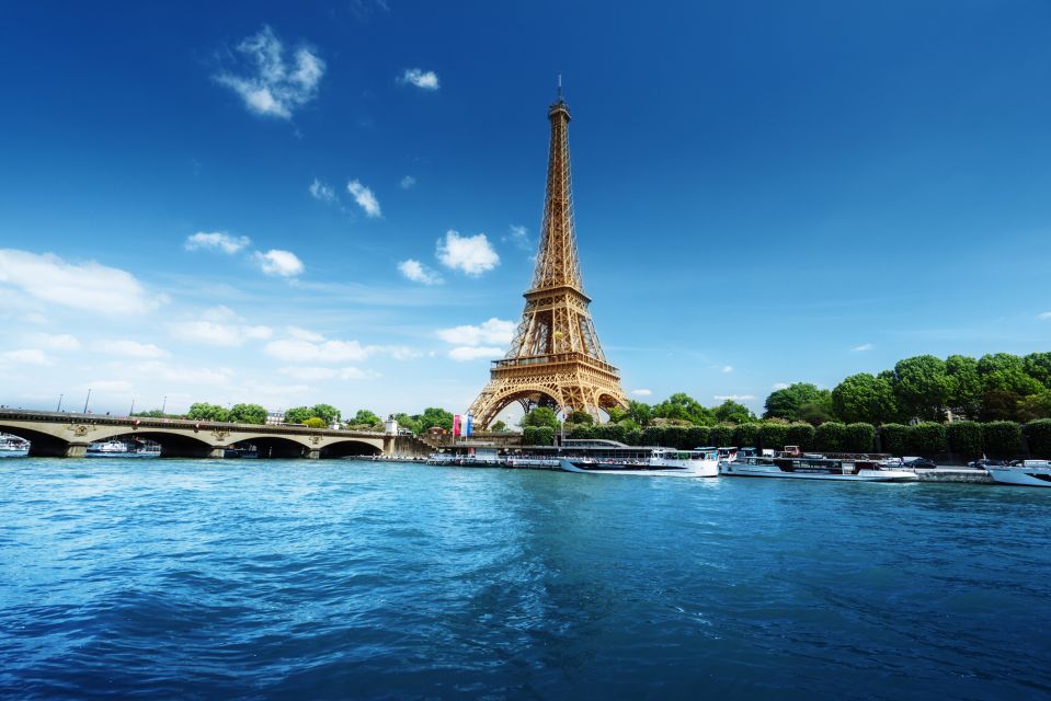 Paris: Romantic Cruise with 3-course Dinner on Seine River - 3-course French dinner: what you’re really paying for