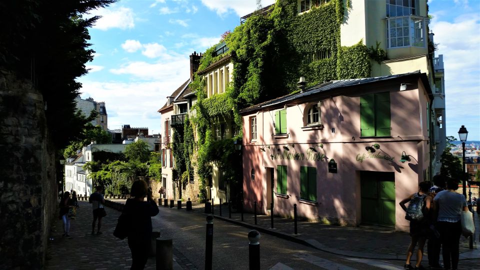 Paris: Sacré-Coeur and Montmartre Tour with Expert Guide - The part you don’t do: no dome, no interior time (and how to judge if that’s okay)