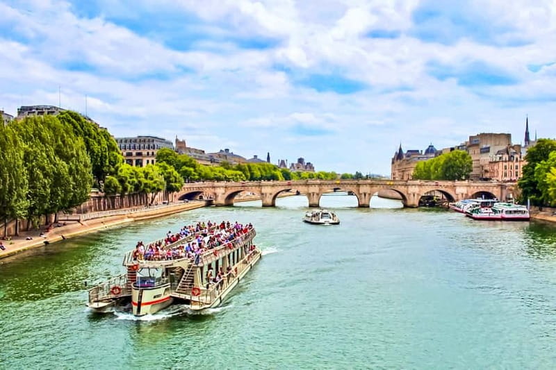 Paris: Seine Cruise & Crepe Tasting near the Eiffel Tower - Audio Guide in 14 Languages (And One Important Headset Note)