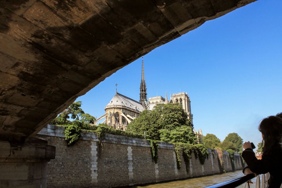 Paris: Seine River and Canal Saint-Martin Cruise - The Seine section: where you get the biggest Paris hits