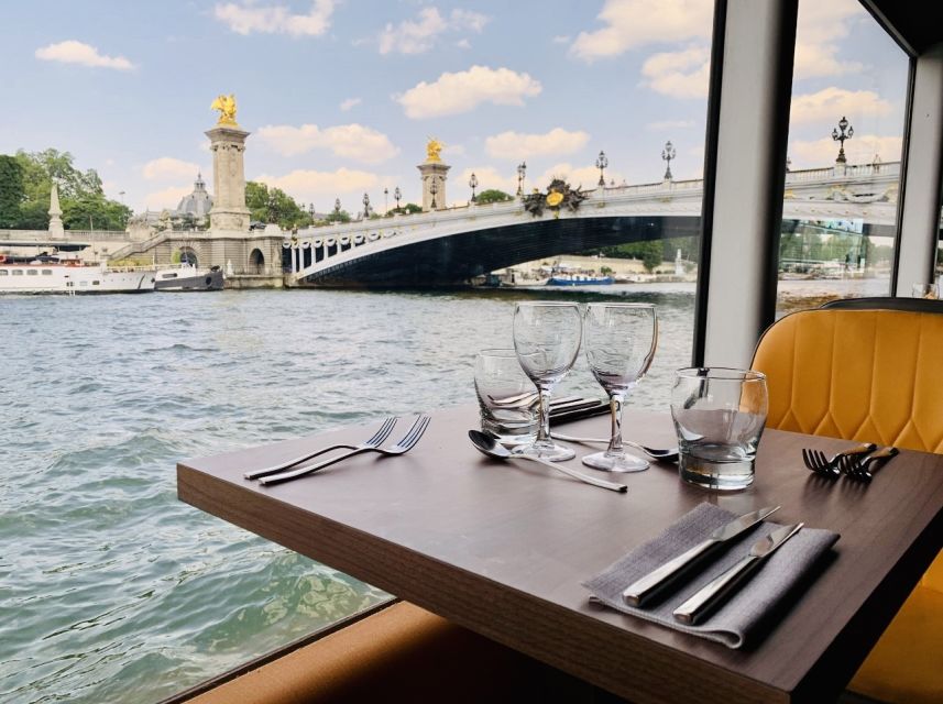 Paris: Seine River Bistronomic Dinner Cruise - Alexandre III Bridge departure: your Paris postcards begin immediately