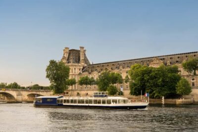 Paris: Seine River Panoramic Views Dinner Cruise - Setting Off From Pont de Bir-Hakeim to the Île aux Cygnes Pier