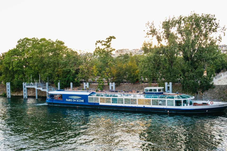 Paris: Seine River Panoramic Views Dinner Cruise - Conciergerie and the Louvre: Big-City Grandeur Without the Stress