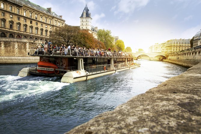 Paris Seine River Sightseeing Cruise with Commentary by Bateaux Parisiens - Where it starts near the Eiffel Tower (and how timing affects your whole day)