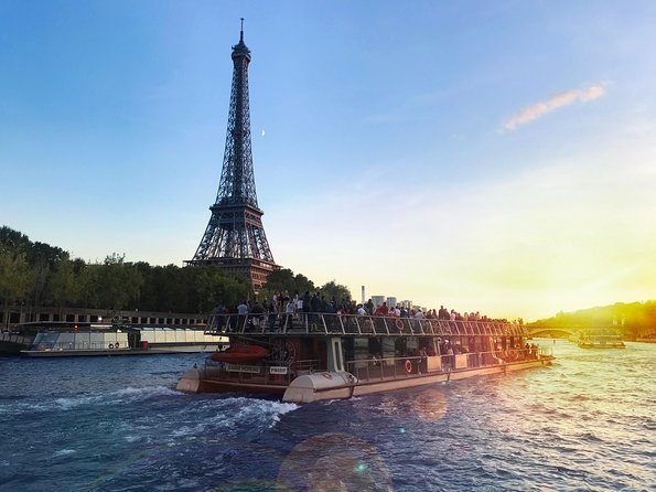 Paris Seine River Sightseeing Cruise with Commentary by Bateaux Parisiens - Lines, tickets, and the one thing to plan for: crowd control