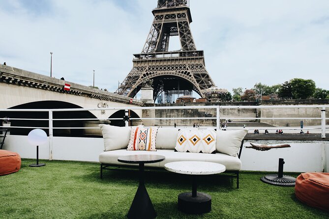 Paris Theo Boat Seine River Italian Trattoria Style Dinner Cruise - Seats, heat, and the VIP window-seat upgrade