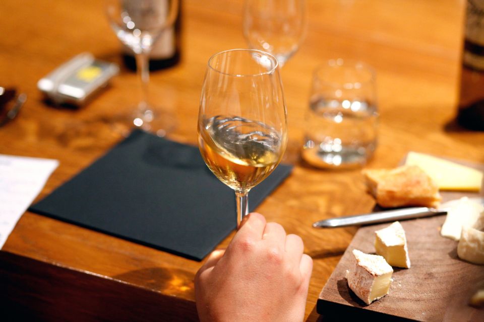 Paris: Wine and Cheese Lunch - Five Artisanal Cheeses Plus Bread Baskets: Eating Like It Matters