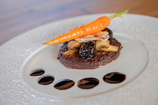 Seine River Sightseeing Cruise and Dinner at Le Bistro Parisien - The dinner at Bistro Parisien: 3 courses, close tower views, and one included drink