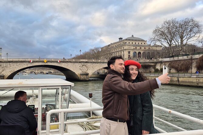Seine River Sightseeing Guided Cruise by Vedettes du Pont Neuf - The Seine route: landmark-by-landmark, what you’re really seeing