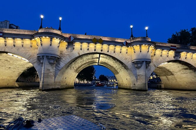 Top Private Cruises in Paris with French Champagne and surprises - Stop 5: Pont Neuf, the oldest existing bridge feel