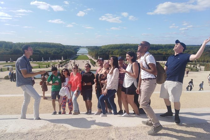 Versailles Bike Tour with Market, Gardens & Guided Palace Tour - Stop 1: Front-of-the-Château orientation and what to watch for