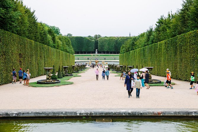 Versailles Château and Gardens Walking Tour from Paris by Train - Fountain displays and musical gardens: the summer payoff