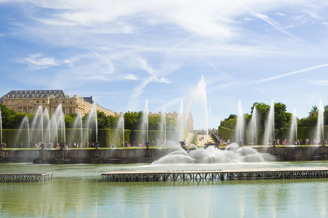 Versailles Palace and Gardens Half Day Guided Tour from Paris - Extra Time in the Gardens: Statues, Fountains, and Saturday Nights