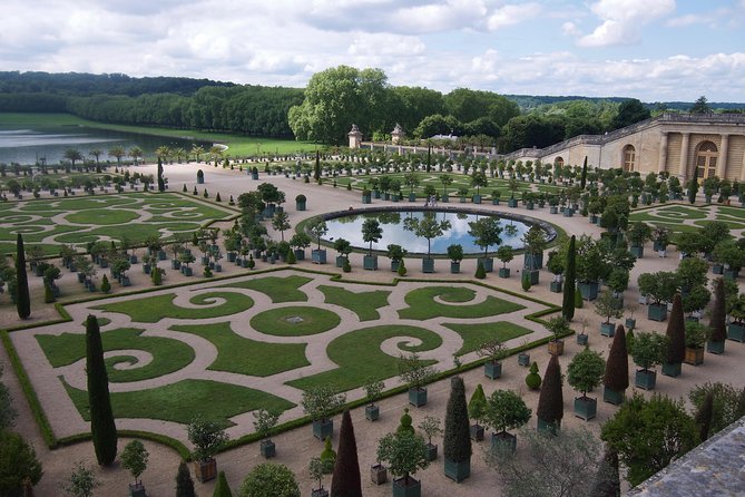 Versailles Palace and Gardens Tour by Train from Paris - Guide quality: what the reviews hint (and why it matters)