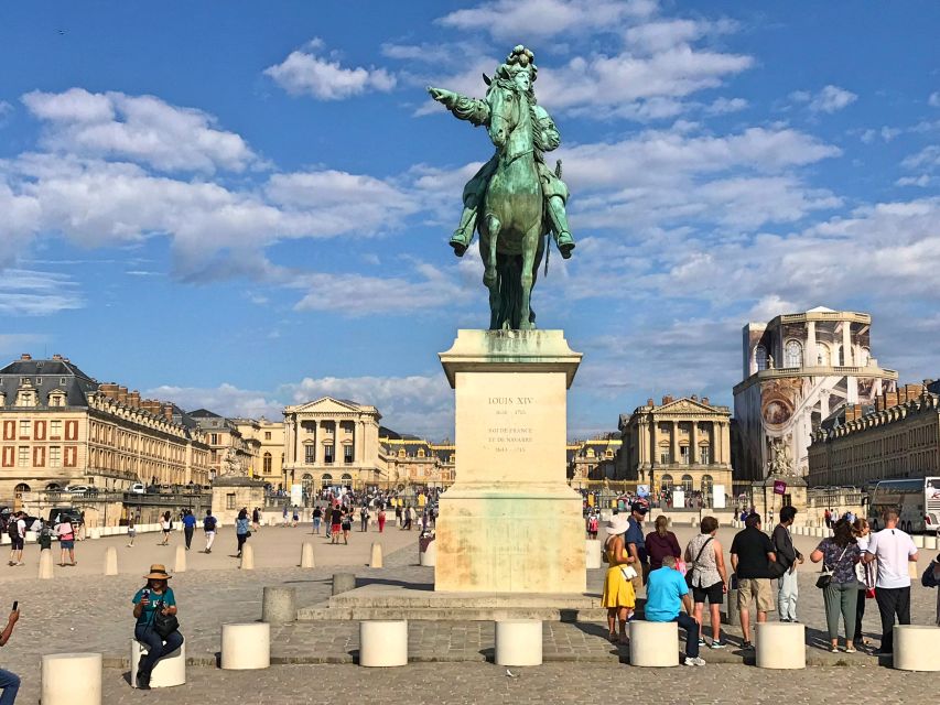 Versailles: Skip-the-Line Guided Palace Tour and Full Access - Gardens Time After the Tour: 2,000 Acres of Fountains and Statues